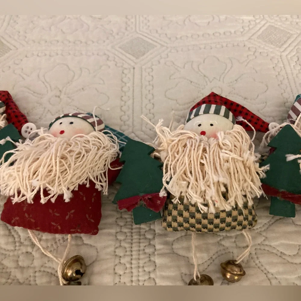 Delton Product Corp christmas elves
